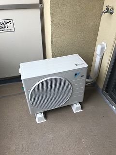 8畳用エアコン室外機